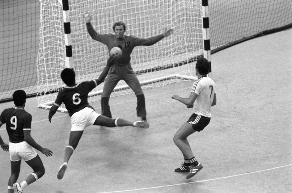 Handebol - História e regras - InfoEscola