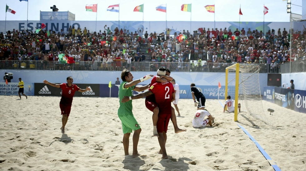 A História do Futebol de areia, o popular futebol de praia.