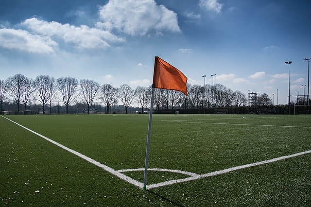 Qual o tamanho oficial de um campo de futebol?