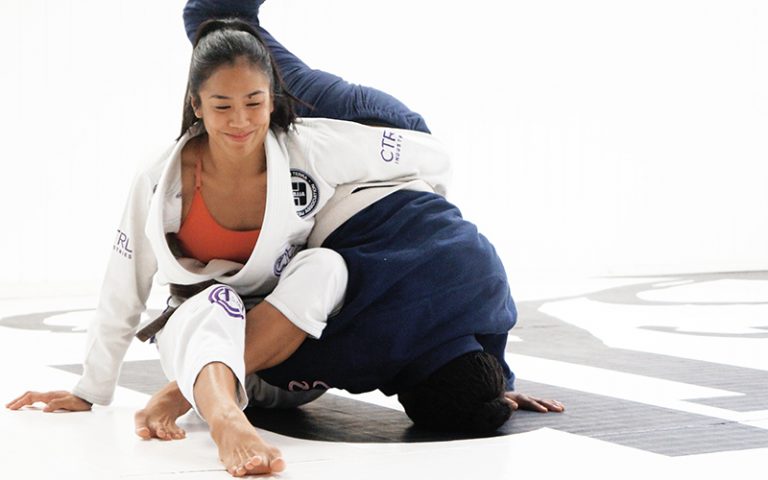 Imagem ilustrando os benefícios do Jiu-jitsu e qualidade de vida que a prática desse esporte pode desenvolver em seus praticantes.