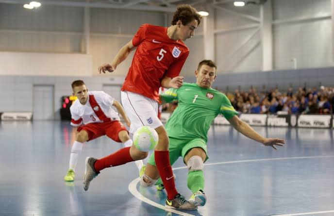 Is allowed to slide tackle in Futsal?