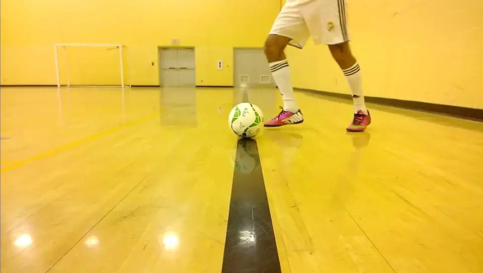 Tiro lateral no Futsal