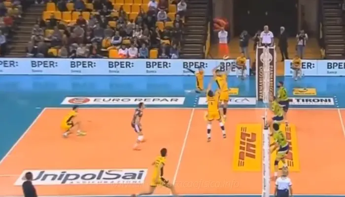 Ataque de bola de tempo no Voleibol