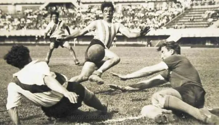 Chilean goalkeeper Sergio Livingstone 1950