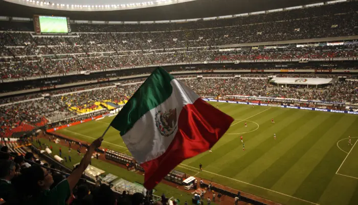 Estadio Azteca de Ciudad de México, México (95.500 personas)